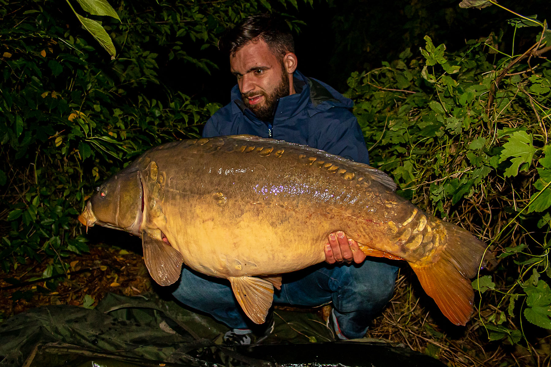 Phlipp Wenzel angelt erfolgreich Karpfen mit GLM Boilies von Naturebaits