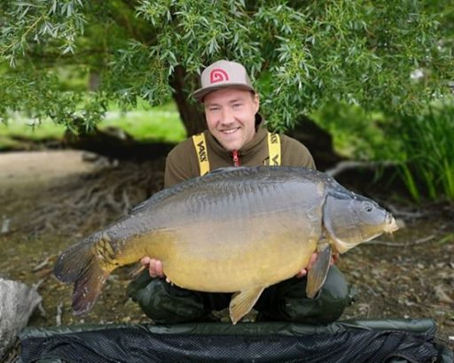 Alexander Paulsen fängt mit Tuna Sc und Dickenmittel 2.0 Boilies von Naturebaits 26 Karpfen in wenigen Angelstunden