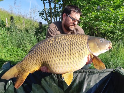 Peter Jezovnik aus Slowenien mit kräftige Schuppi, gefangen auf Dickenmitel 2.0 Boilies von Naturebaits.