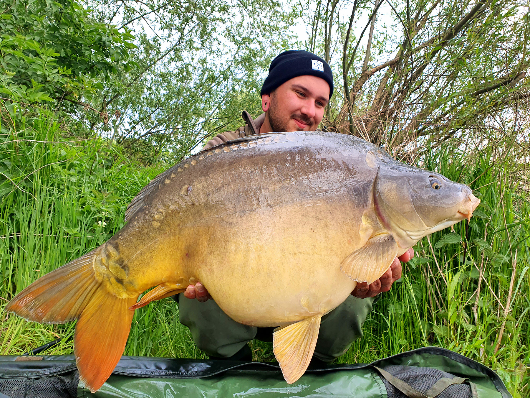 Sebastian Brandt fängt beim Karpfenangeln dicke Baggersee Karpfen auf P-Mix Boilies