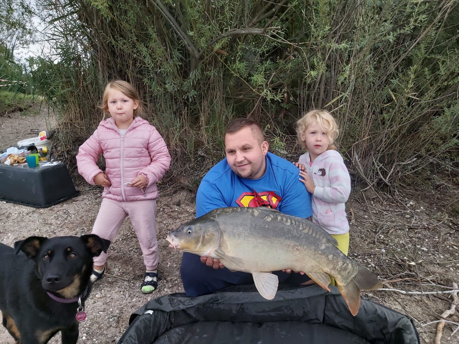 Martin Piecha war mit seiner Familie und dickenmittel 2.0 Boilies von Naturabaits erfolgreich beim Karpfenangeln