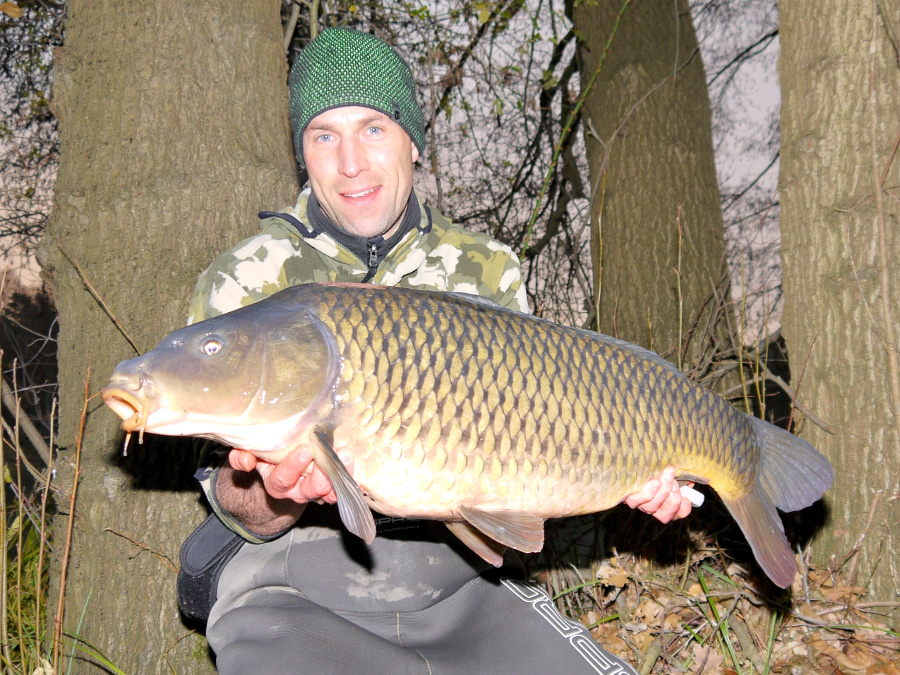 Philipp Magenheimer angelt im Winter erfolgreich auf Karpfen mit dem Paster von Naturebaits