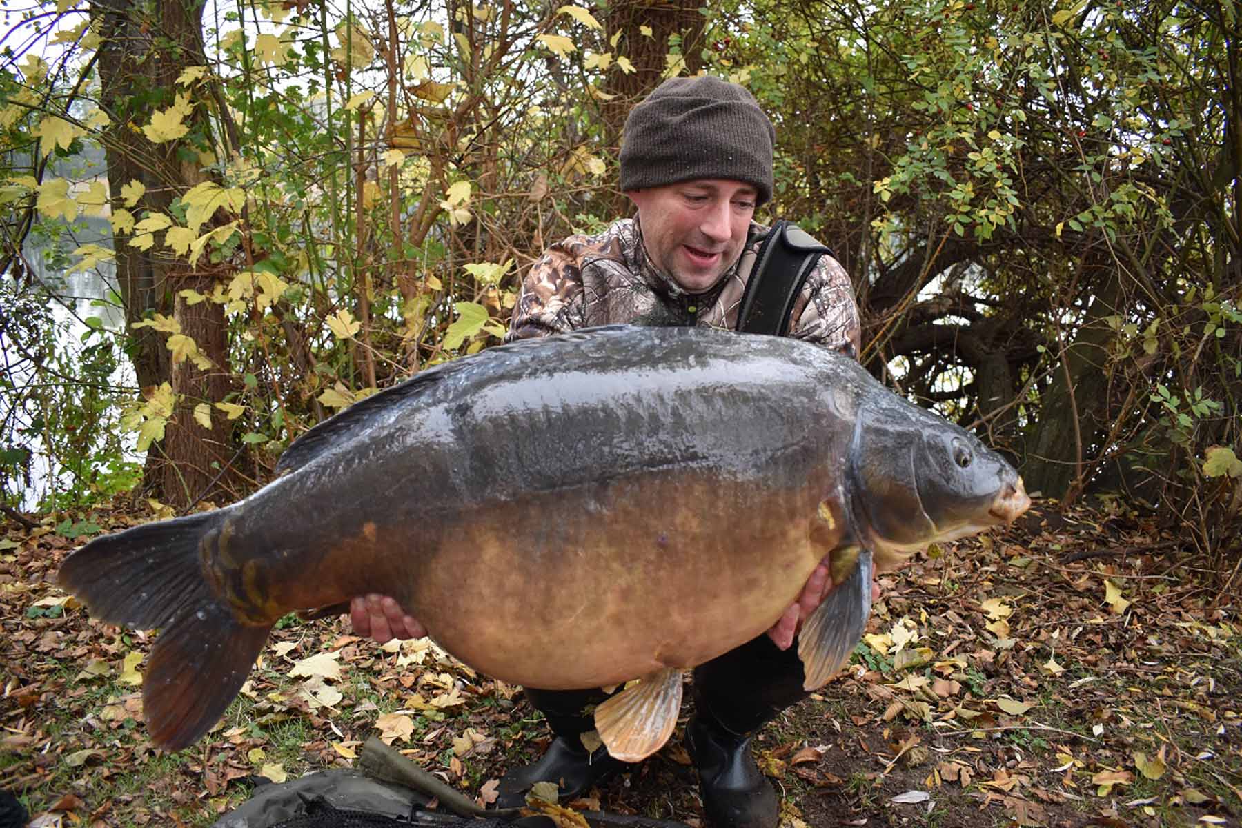 Fabian Reichstein angelt bei kaltem Wasser gerne mit sehr attraktiven Ködern, wie Fermented Banana oder Graf Cocs
