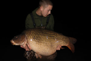 Robyn Hörning war im Hersbt 2019 in Italien zum Karpfenangeln und fing viele große Karpfen beim Karpfenangeln mit Naturebaits Boilies.