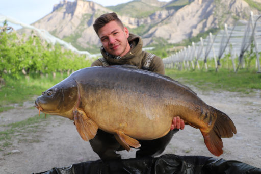 Christian Wolf angelt mit GLM Boilies von Naturebaits erfolgreich auf Karpfen in Deutschland am Baggersee und in Frankreich