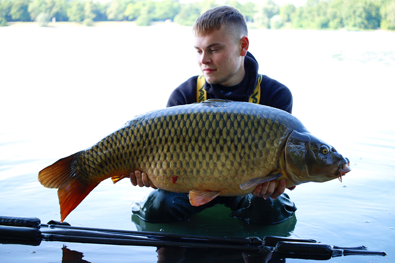 Manuel Knoll mit Dickenmittel von Naturebaits erfolgreich Manuel Knoll mit Dickenmittel von Naturebaits erfolgreich